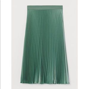 H+M Green Pleated Skirt